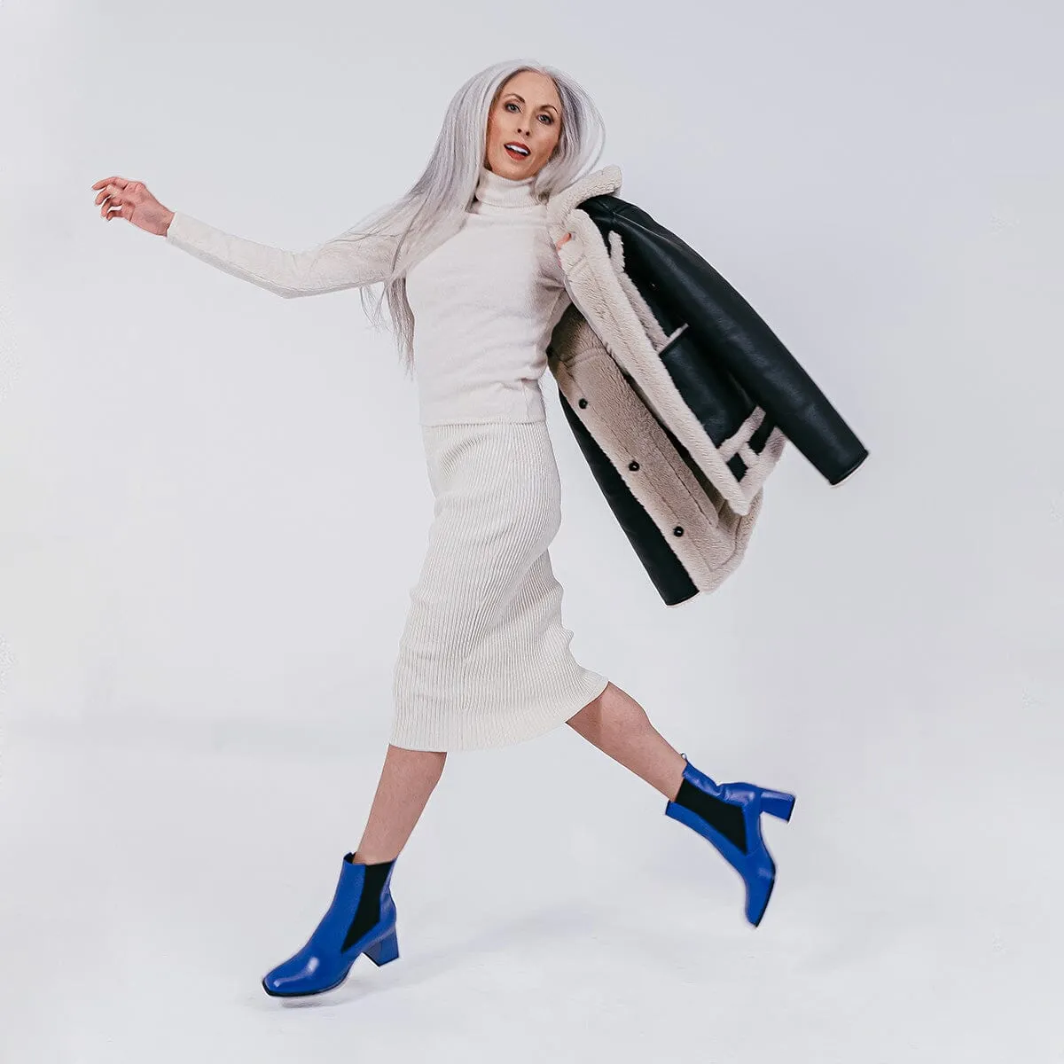 Claudia - Bright Blue