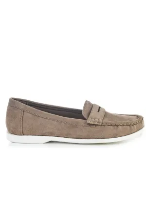Flat soles moccasins