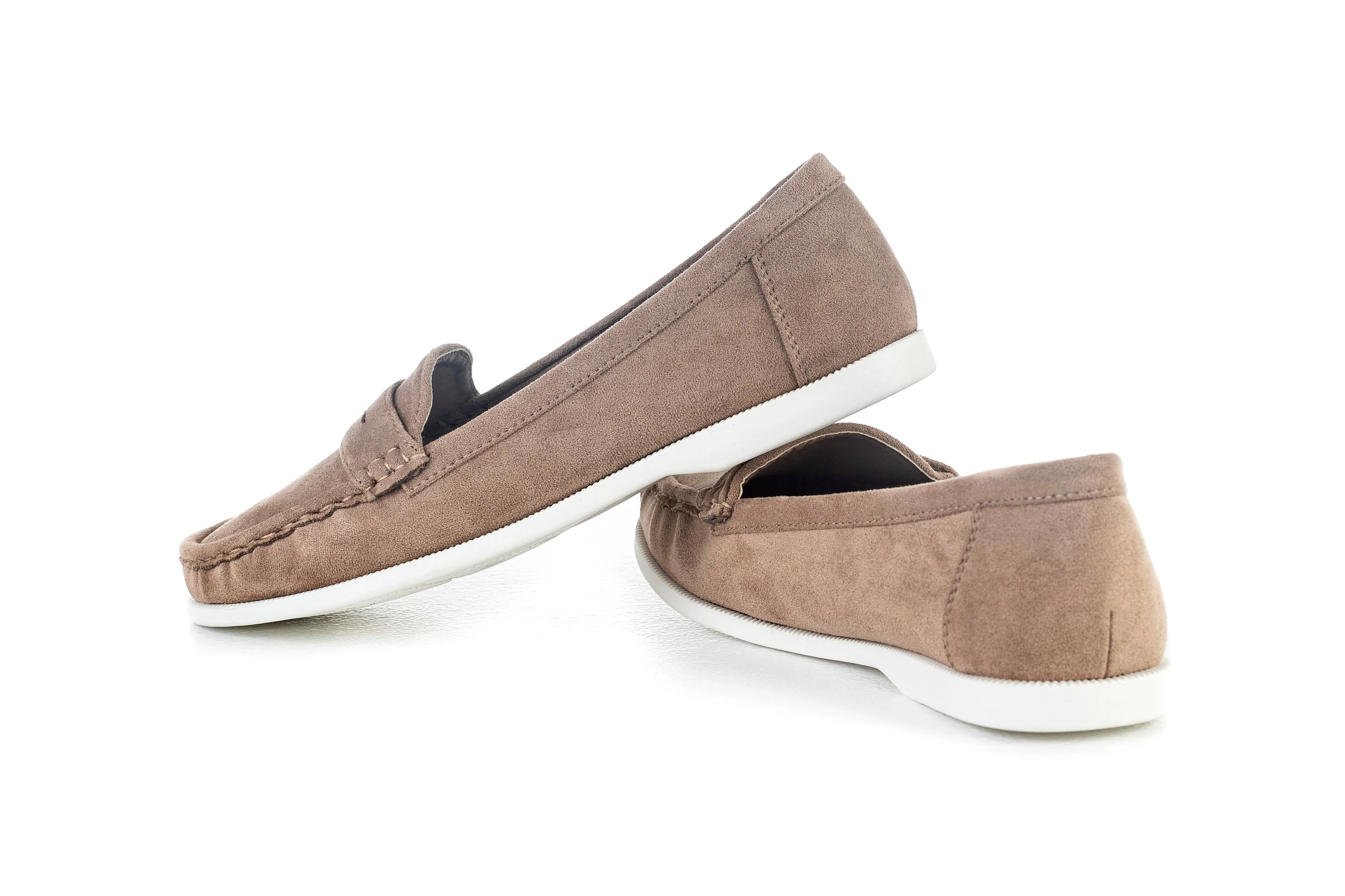 Flat soles moccasins