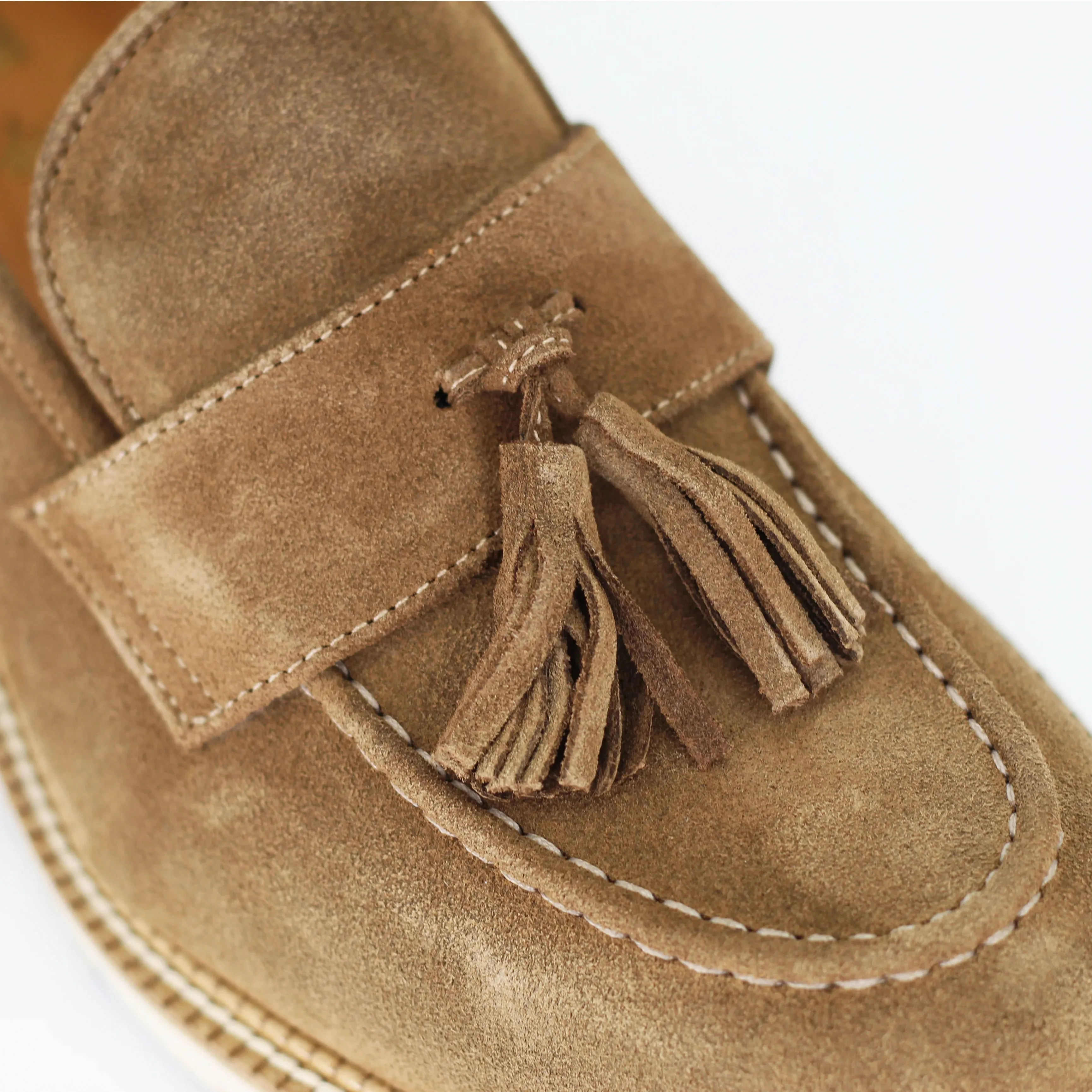 Men's tassel moccasin in calf leather suede taupe (GRU3606-4)