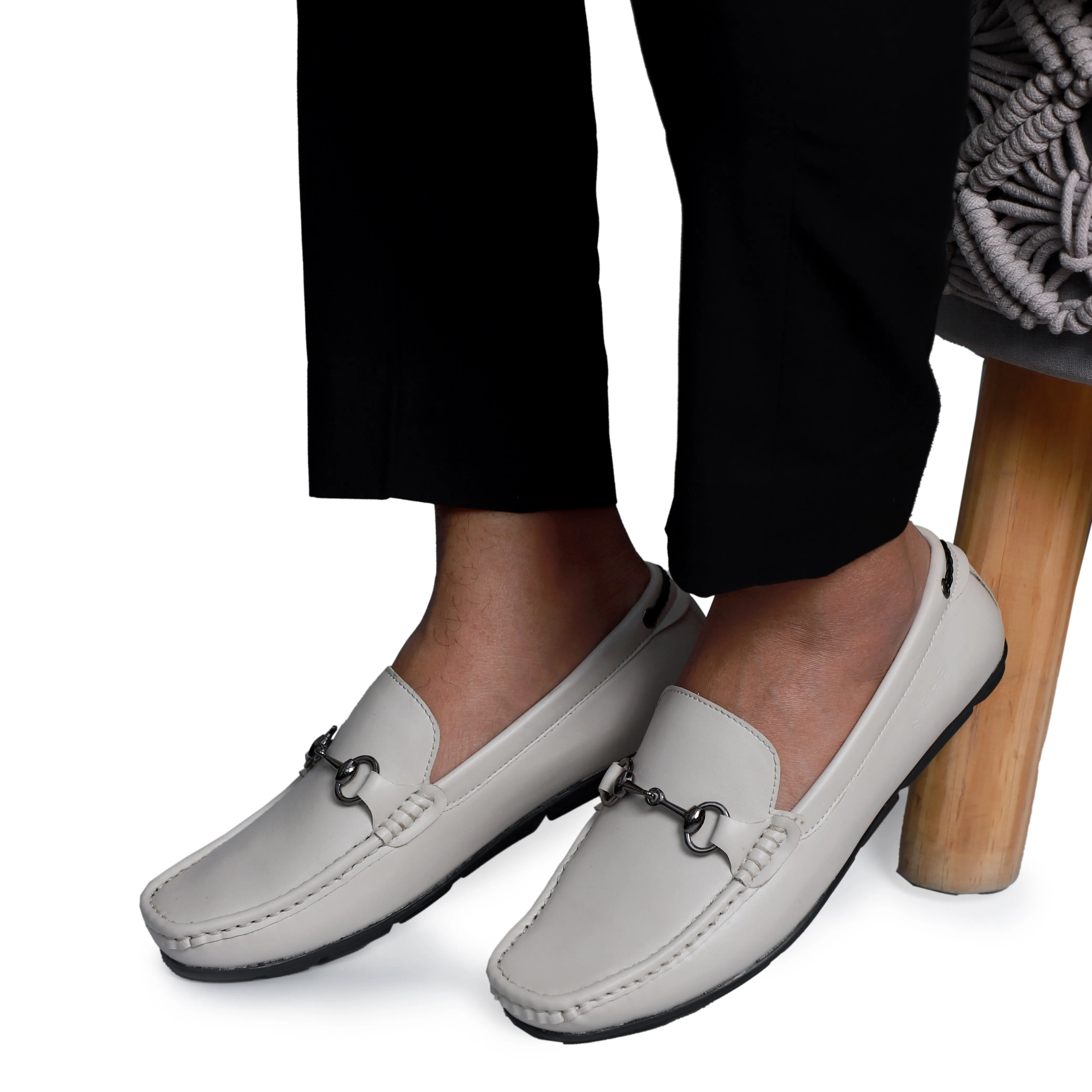 NICHE Ivory Luxuriant Moccasin - Drving loafer