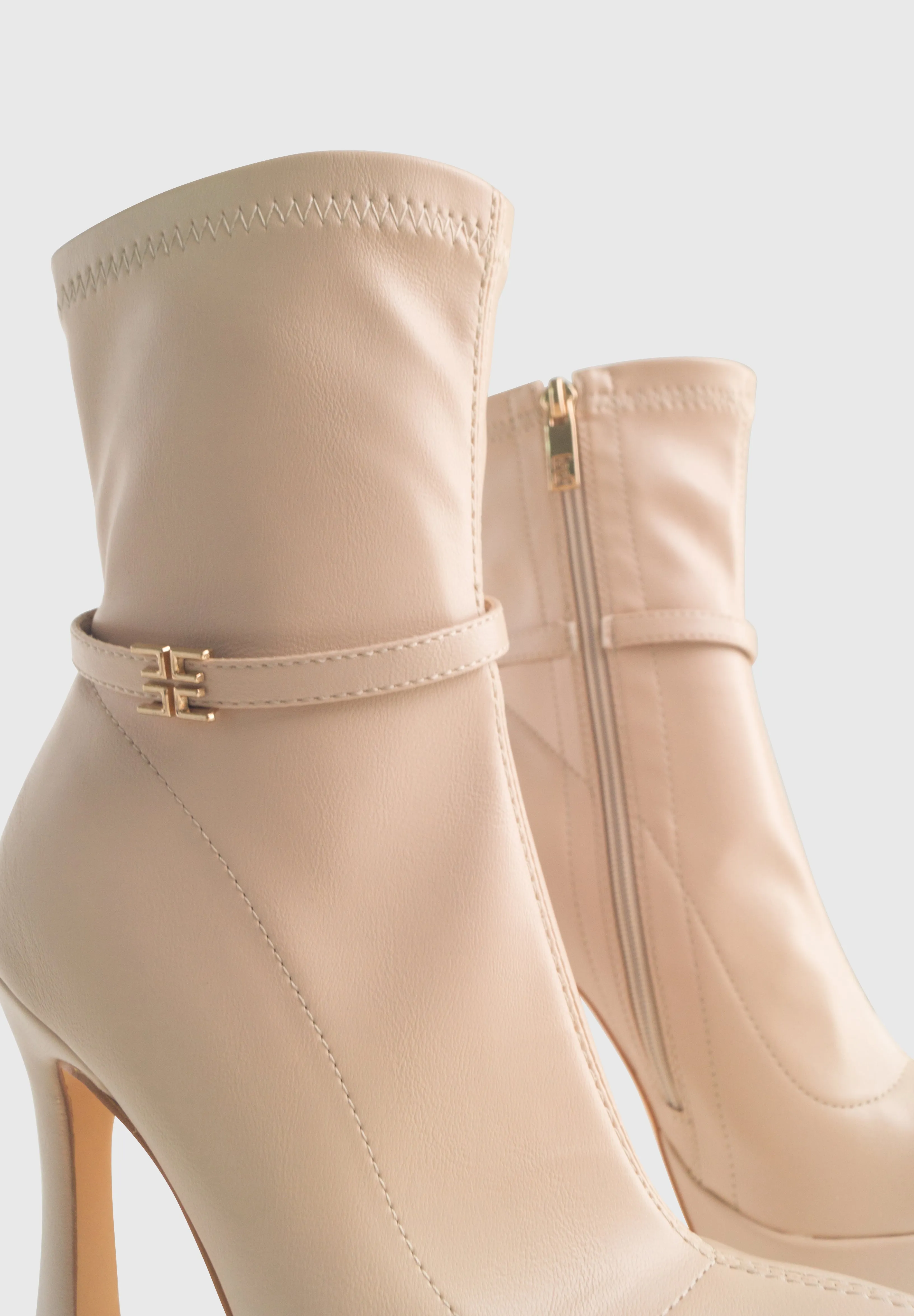 OPHELIA Nude - High platform pointy socks heeled boots