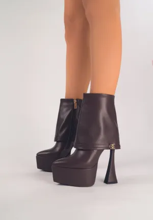 XANDRIA Brown - High platform pointy folded heeled boots