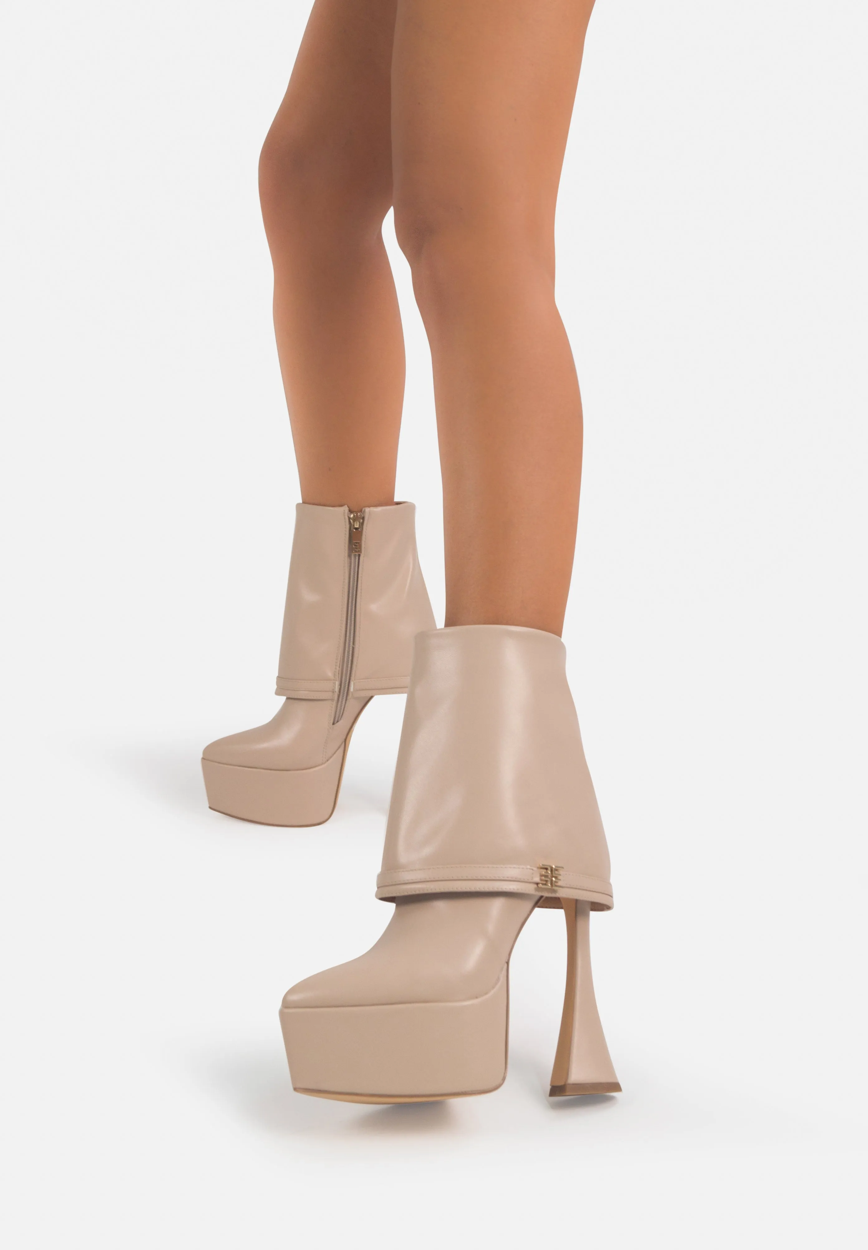 XANDRIA Nude - High platform pointy folded heeled boots