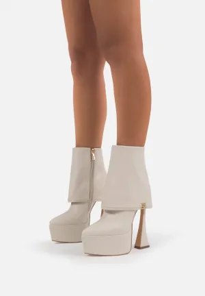 XANDRIA White Ivory - High platform pointy folded heeled boots